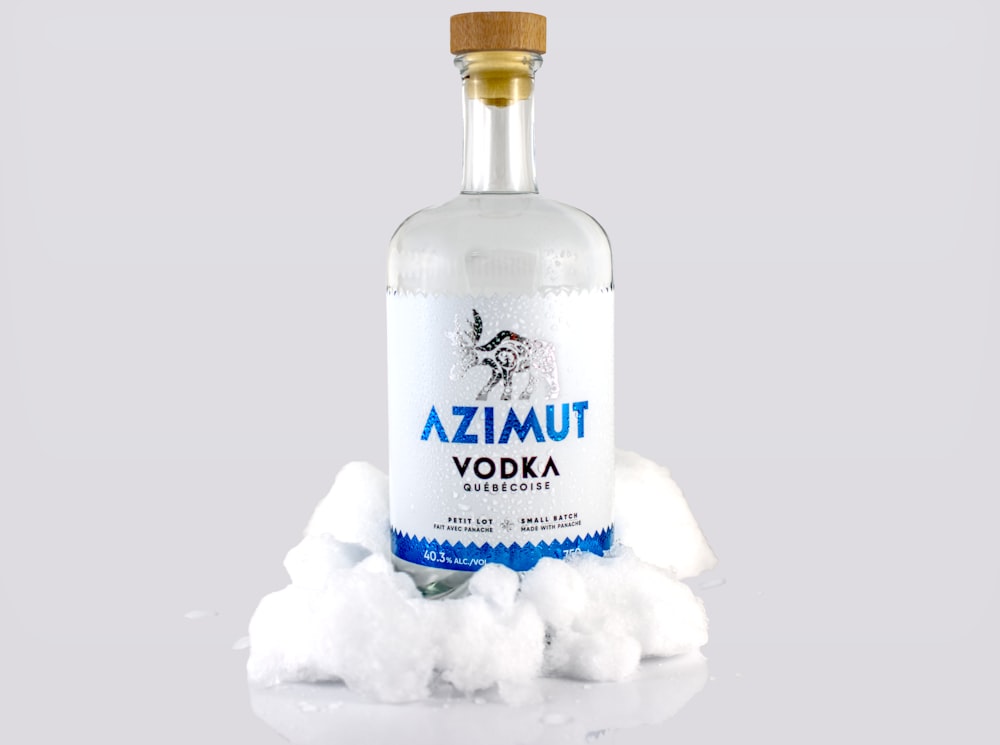 Botella de vodka Azimut