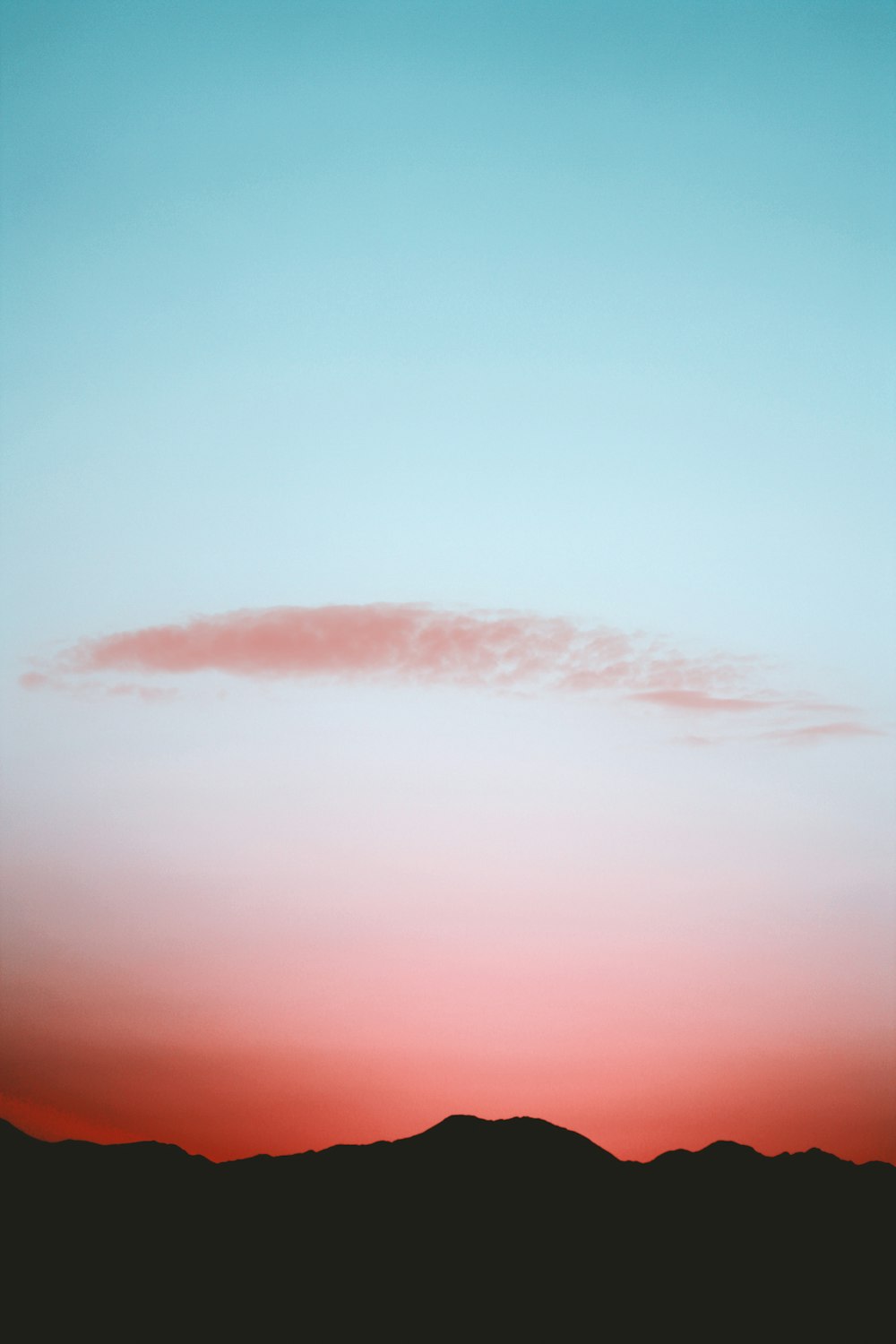 cielo rosa e azzurro