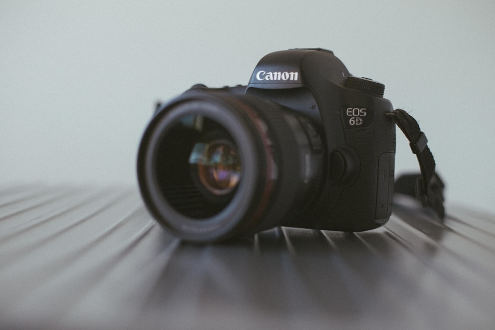 fotocamera reflex digitale Nikon EOS nera