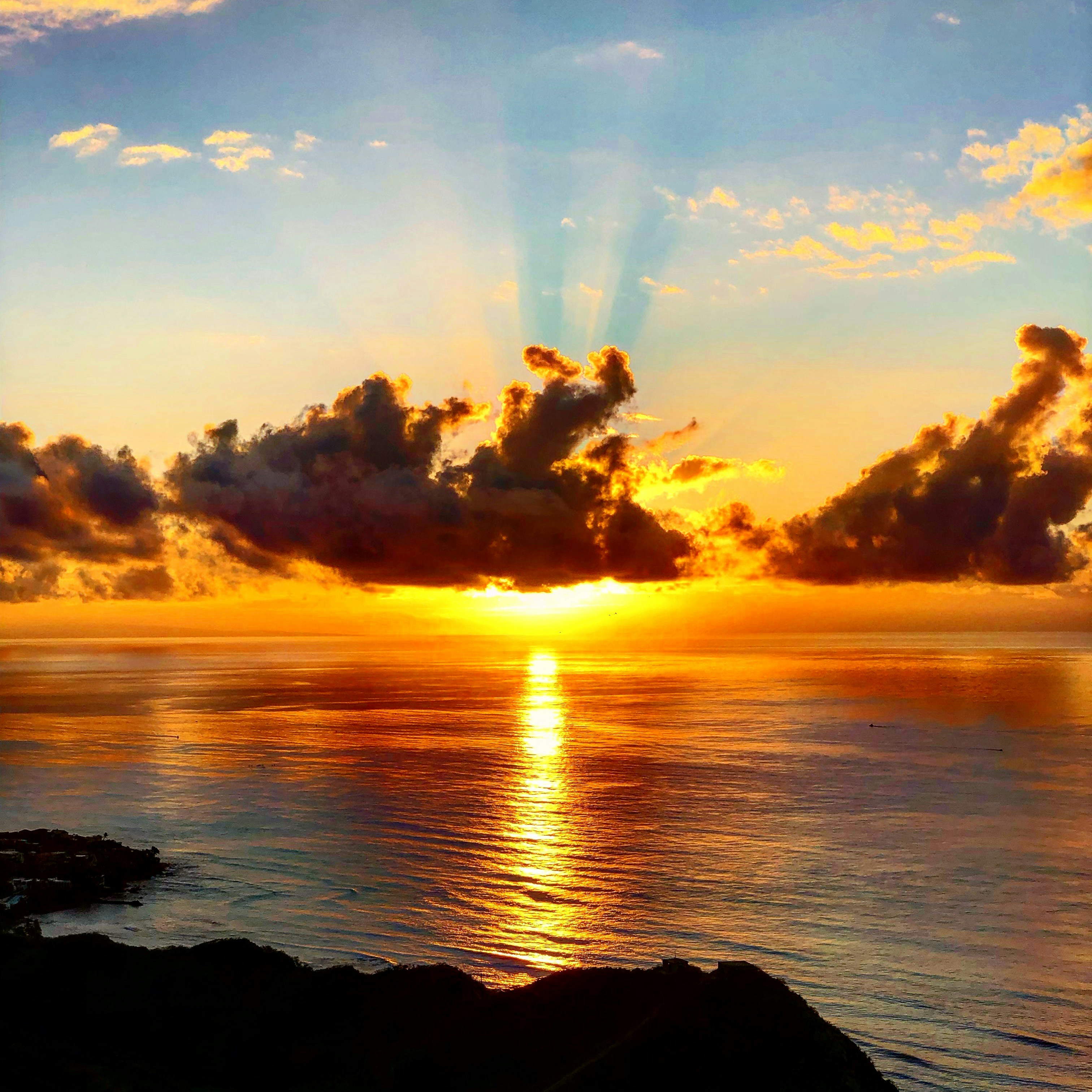 Photo 1549463354 B4e2168f870b?ixid=M3w1ODkyNzF8MHwxfHNlYXJjaHw1fHxob3BlZnVsJTIwc3VucmlzZXxlbnwwfDJ8fHwxNzc2MDk1ODQ5fDA&ixlib=rb 4.1