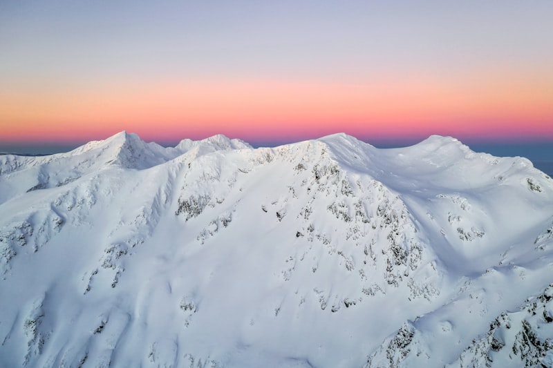 avalanche, snowy mountain, Hokkaido landscape, snow-covered slope