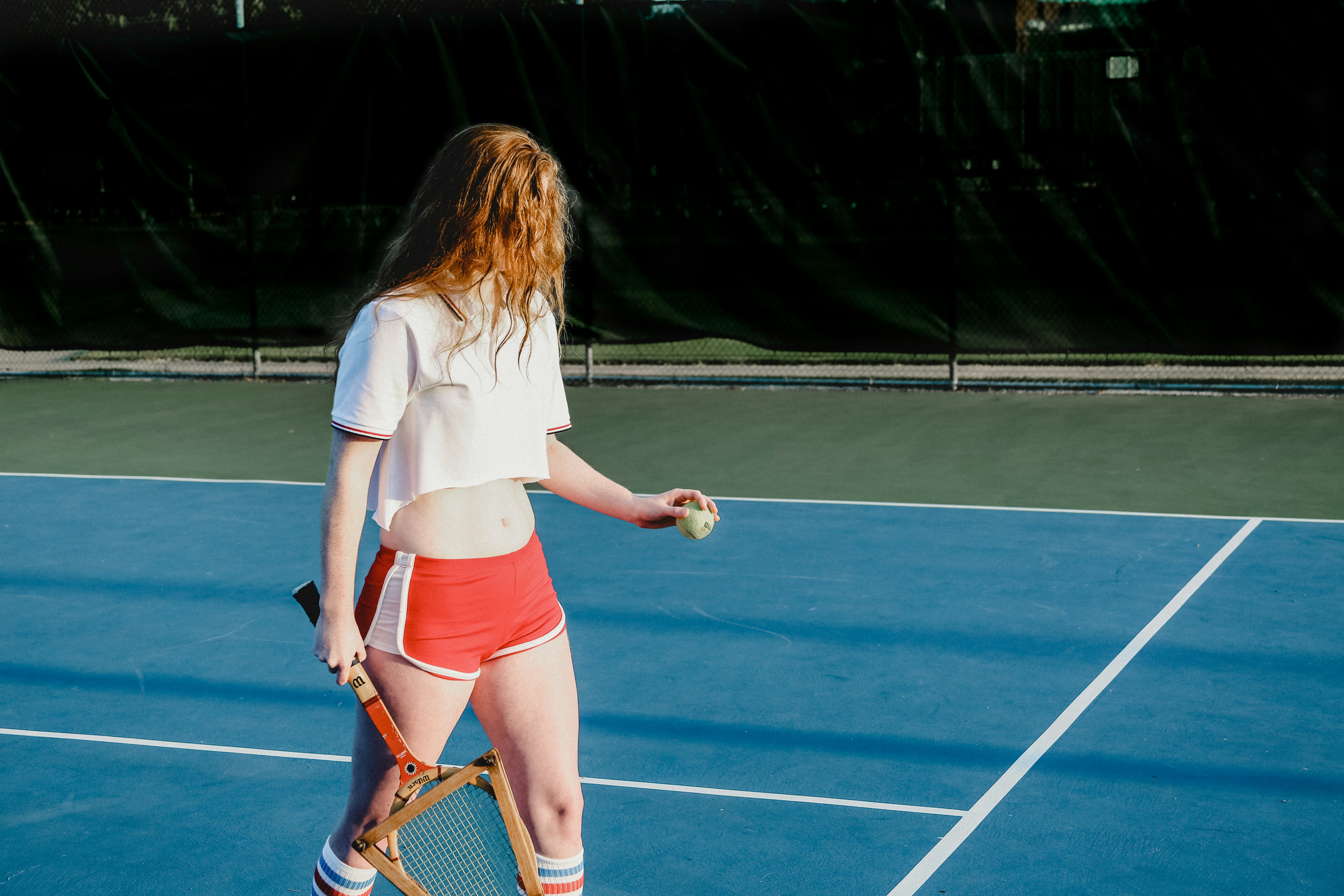Human faces speak to us in a way that language cannot. Everyone recognize a smile, a frown, tears. Unsplash has the finest selection of people images on the web: high-def and curated for quality. Family, friends, men, women, Unsplash has photos for all.