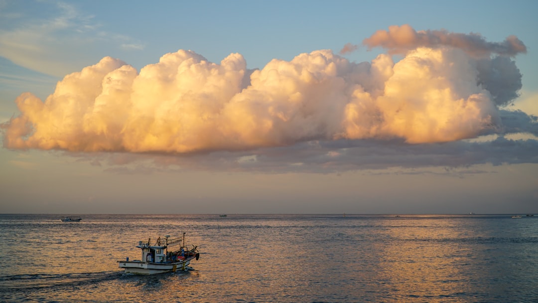 body of water and powerboat,
