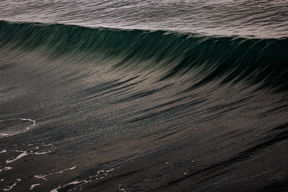 blue ocean waves during daytime