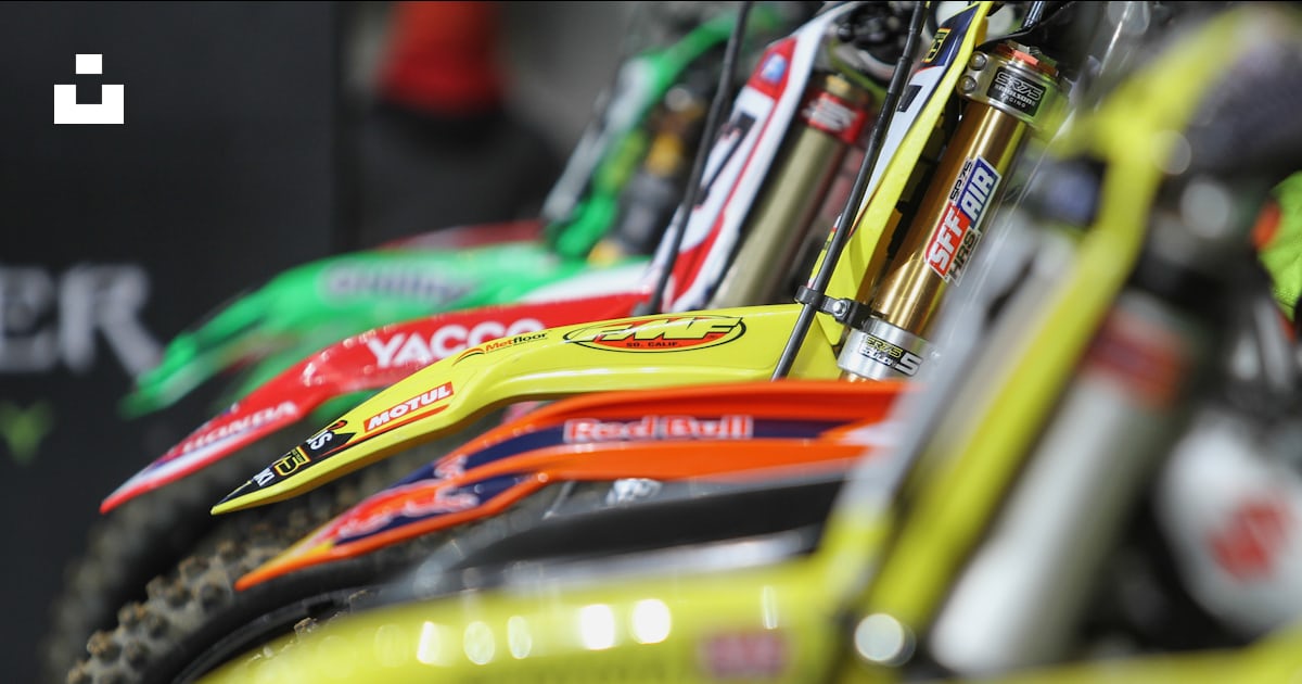 Line assorted-color motorcycles photo – Free Moto Image on Unsplash