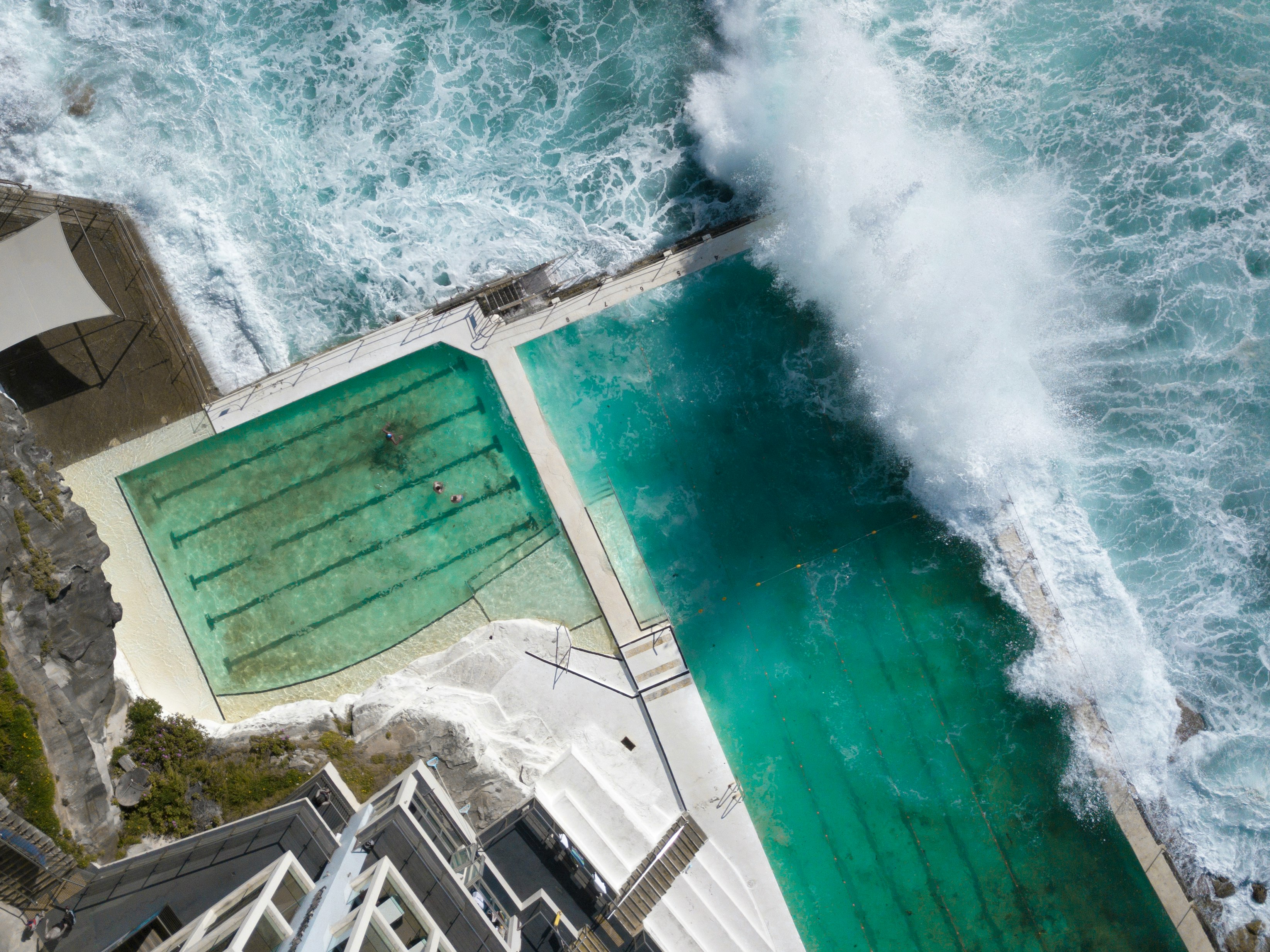 bird's eye view of body of water