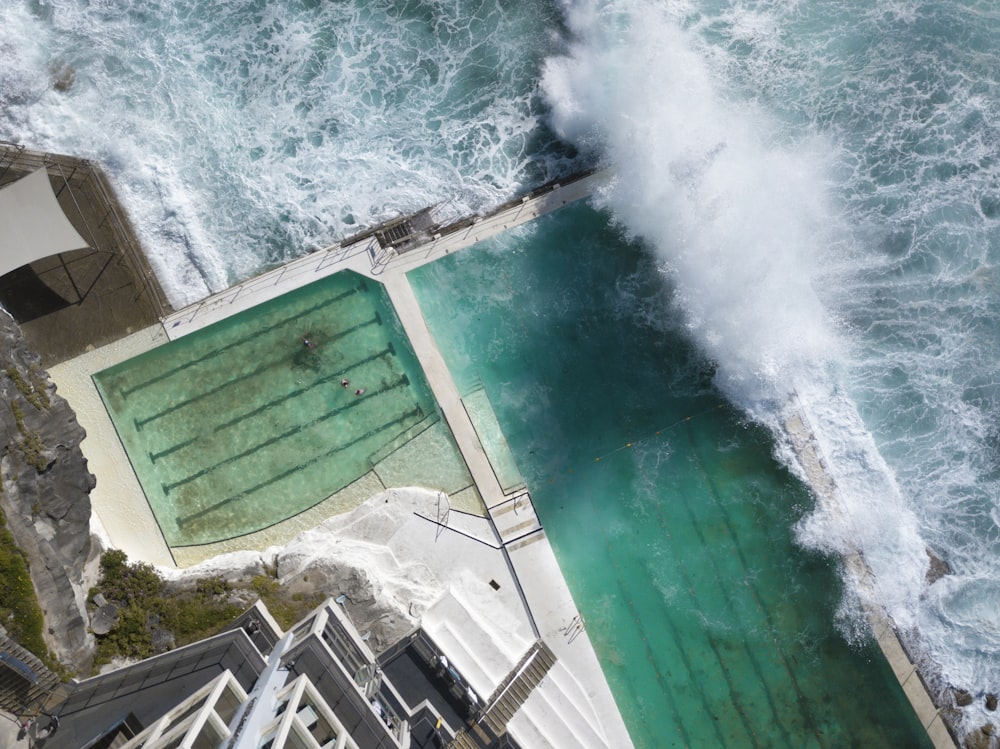 bird's eye view of body of water