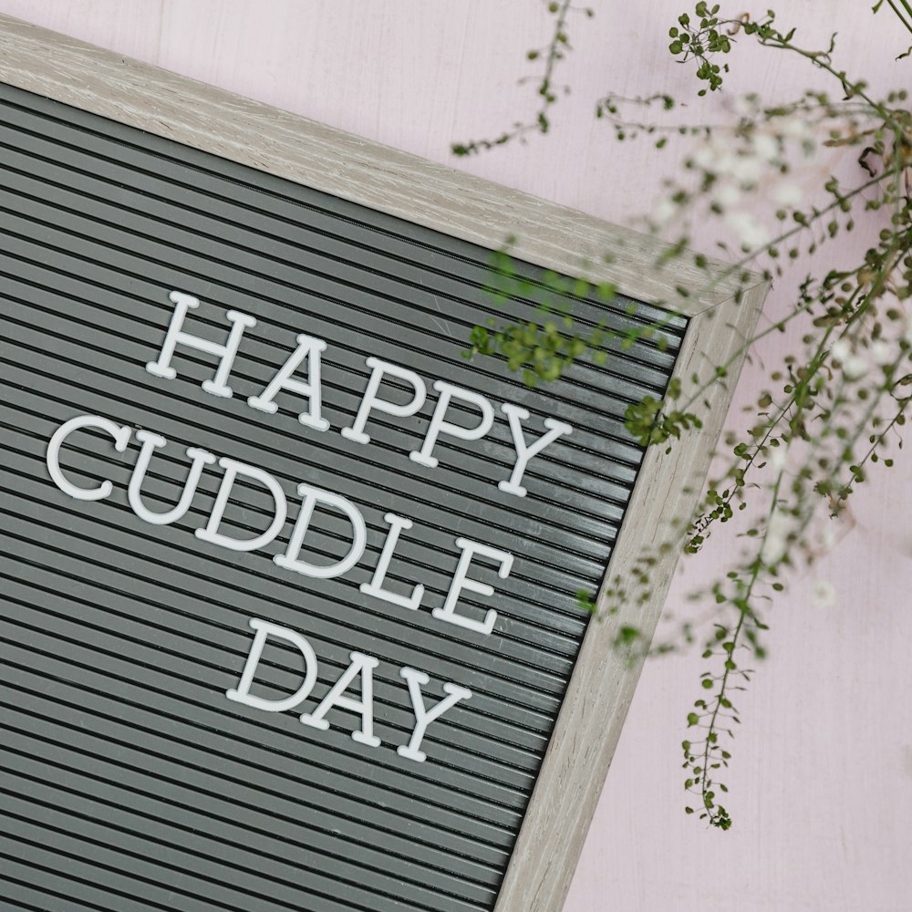 Testo di Happy Cuddle Day