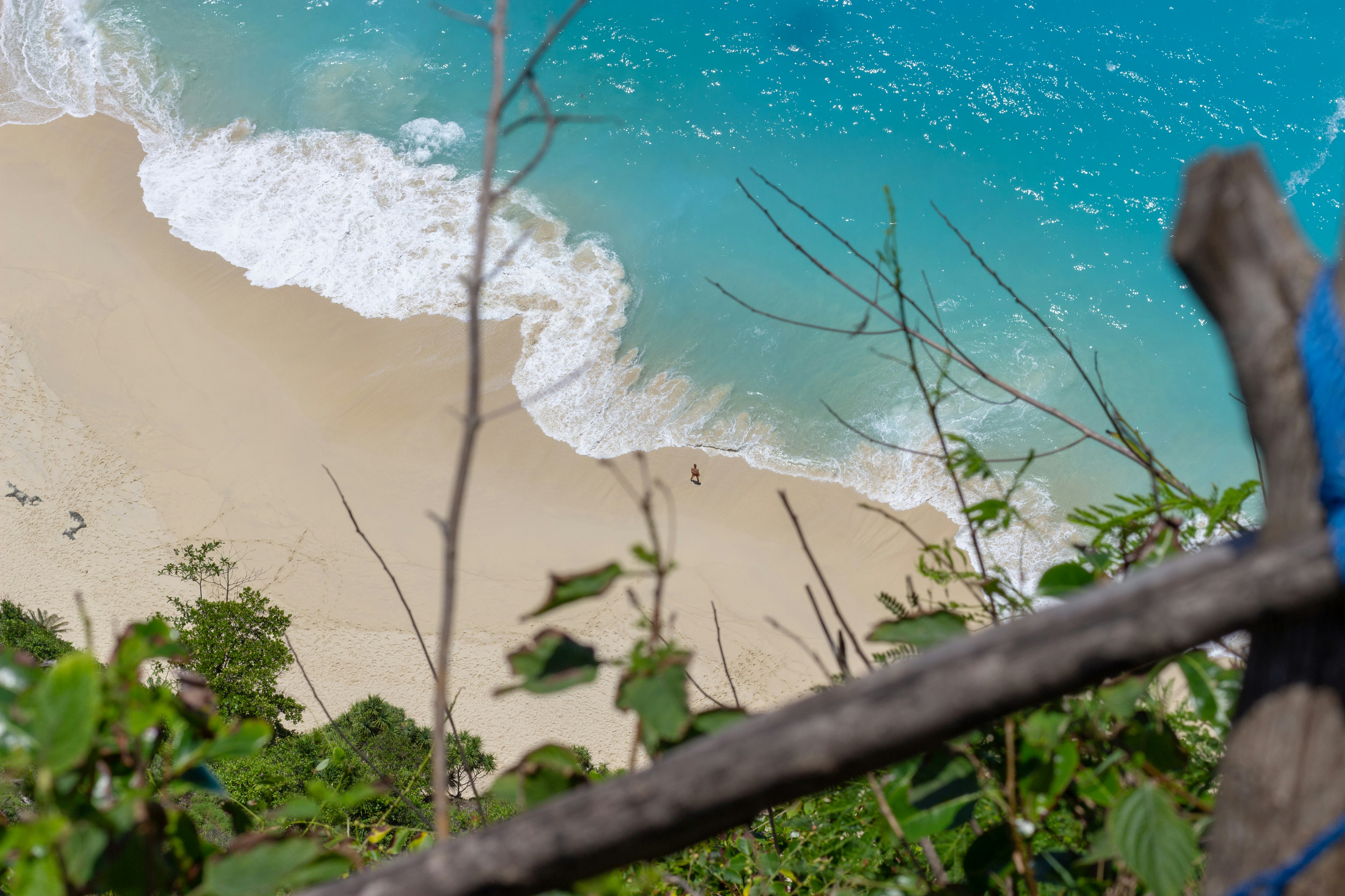 white sand and blue sea photography