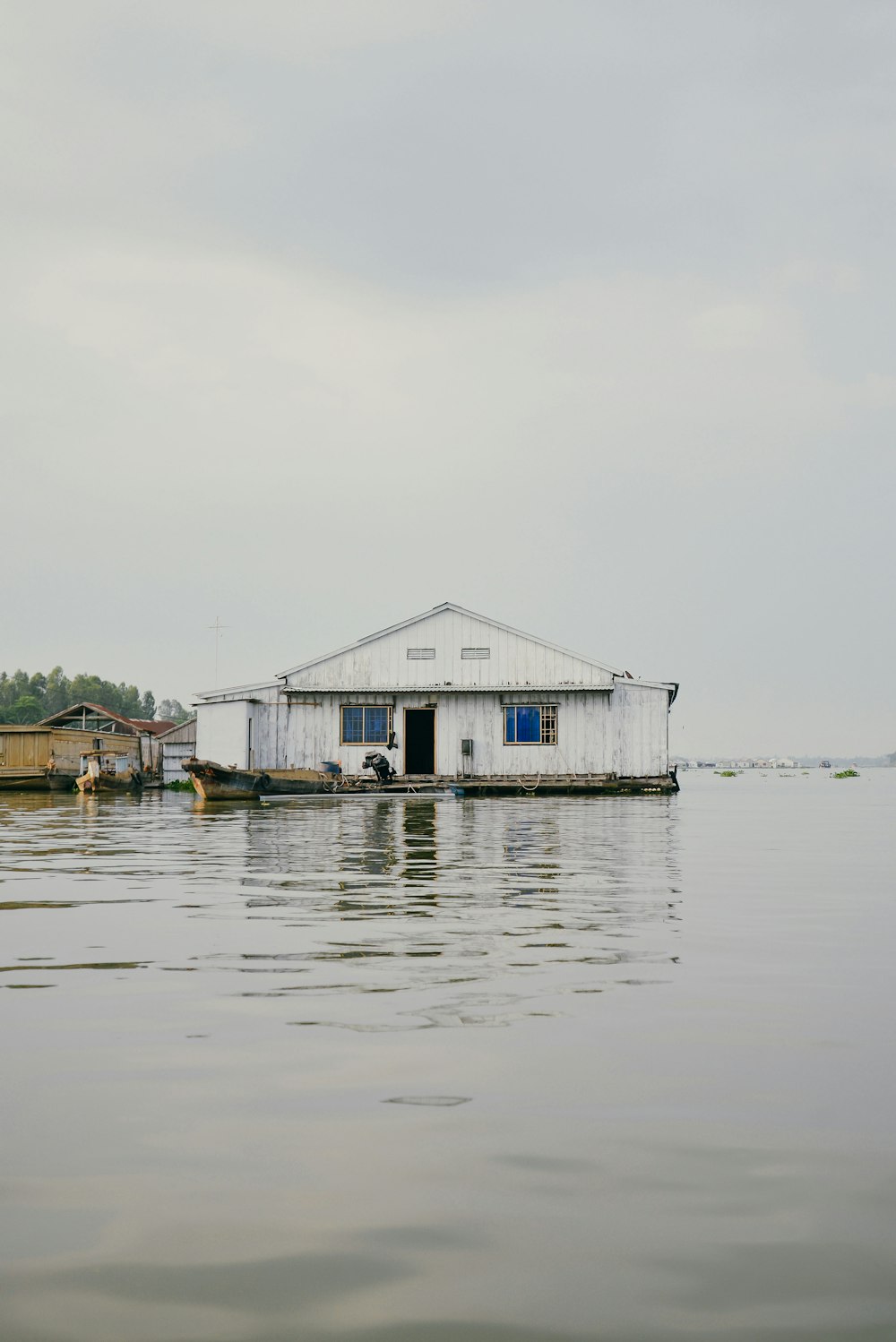 white dock