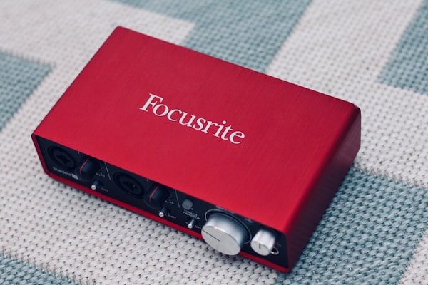Focusrite Scarlett 2i2 3rd Gen オーディオインターフェース