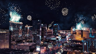 Off-season travel months and weekdays for cheap Las Vegas hotel and flight deals