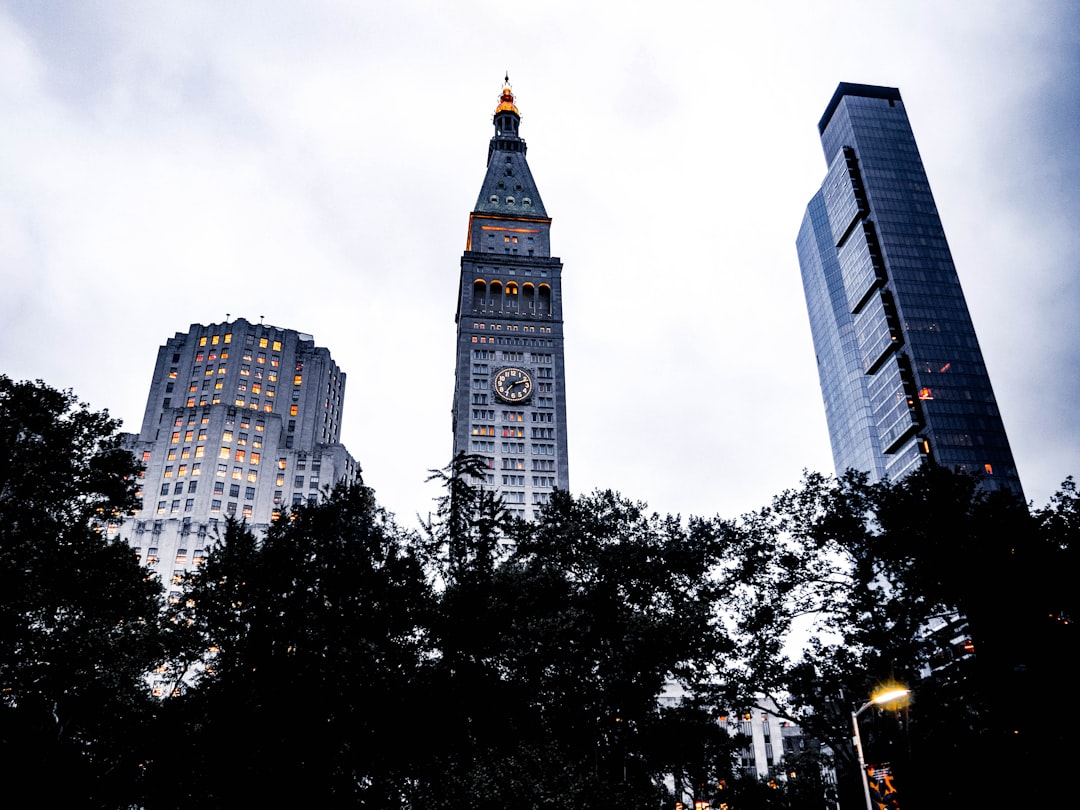 Часовая башня Нью Йорк. Башня Нью Йорк метрополия. ЖК метрополия башня Нью Йорк. Madison Square Park Tower.