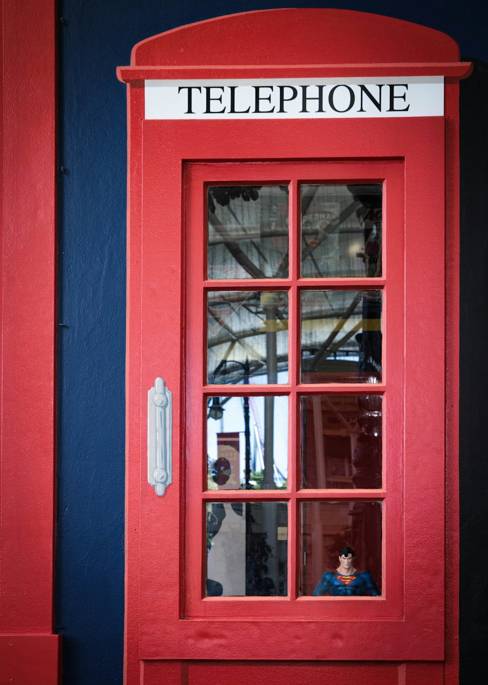 red telephone booth