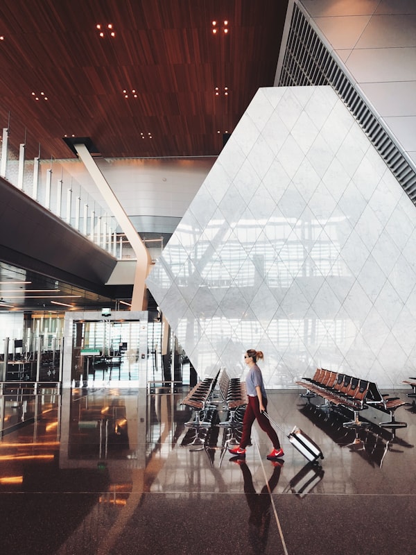 Voyageur fréquent dans un parcours prioritaire aéroport (5)