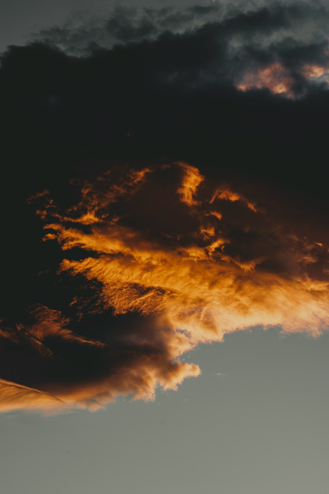 cloud formation during daytime