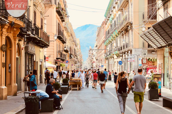 Rue commerçante en Europe