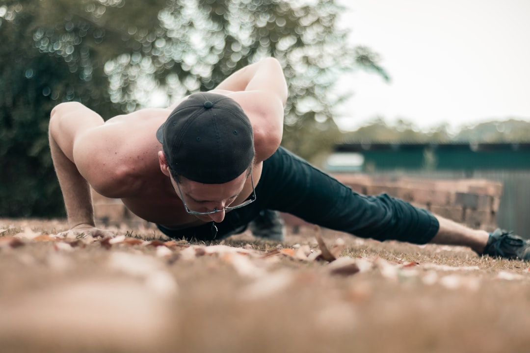 woman doing calisthenics