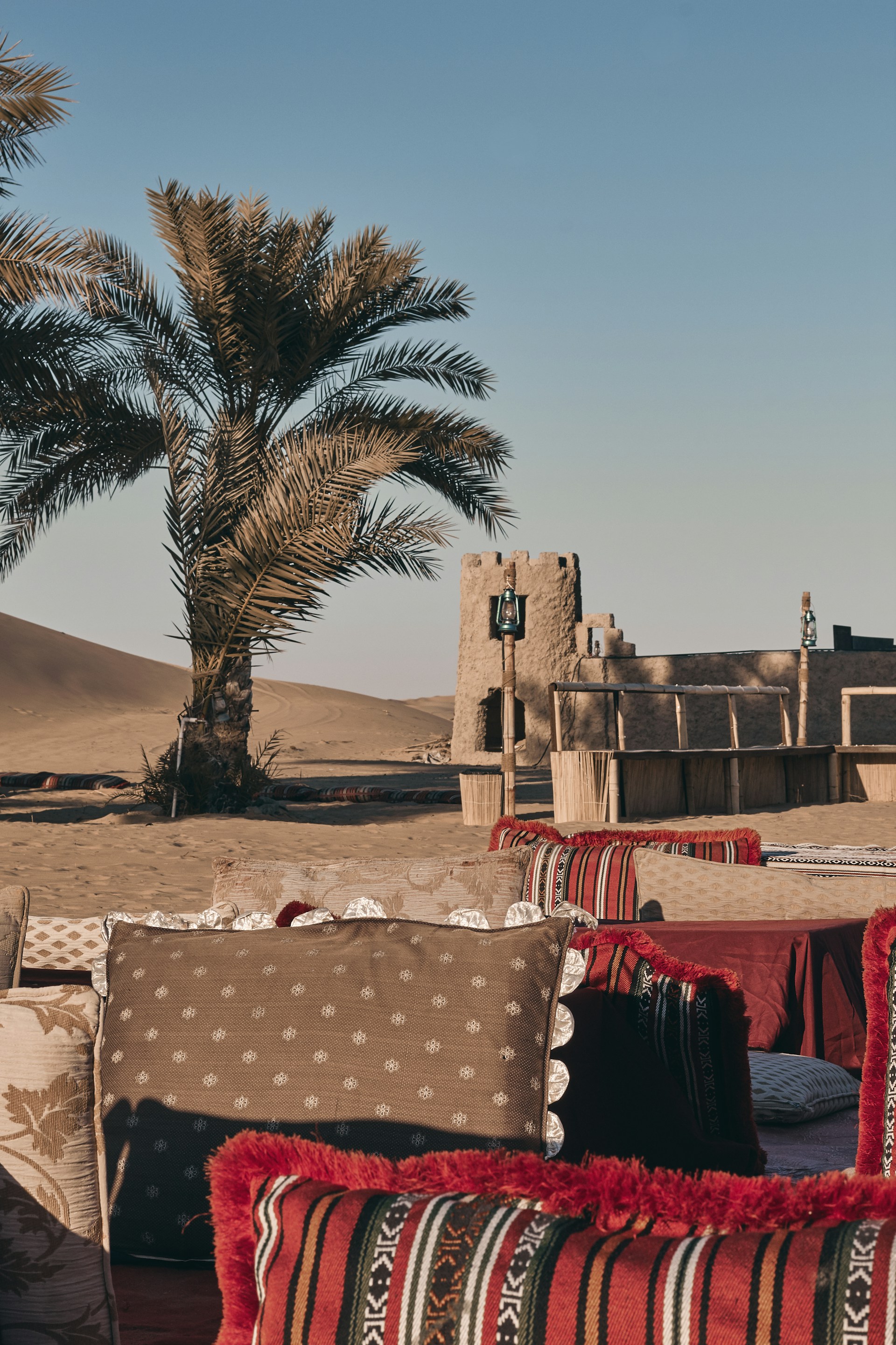 gray computer monitor