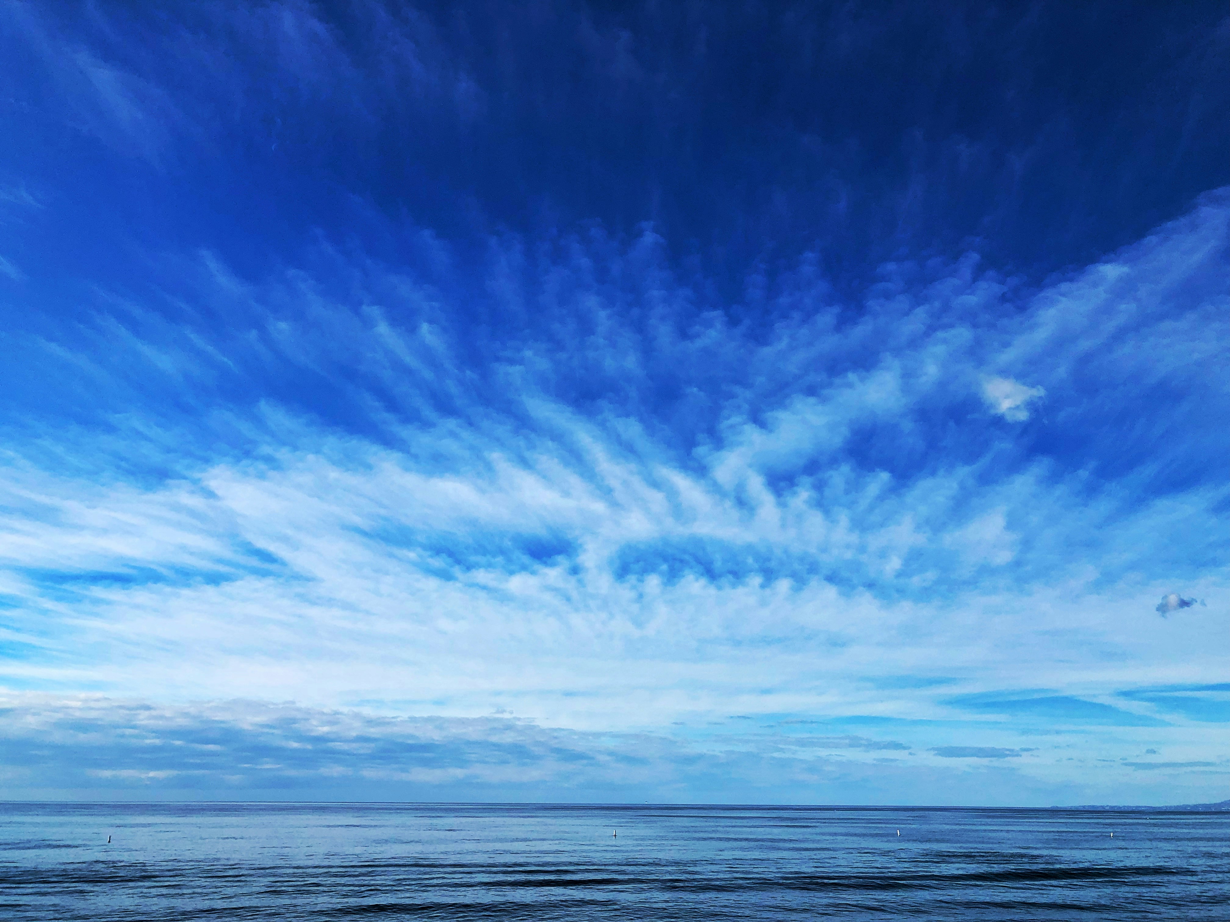 Лазурное небо фото HD photo by Yelena Vakker (@yelenavakker) on Unsplash