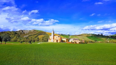 Chiesa di Sant'Apollinare di Serravalle - Aus Via Castello, Italy
