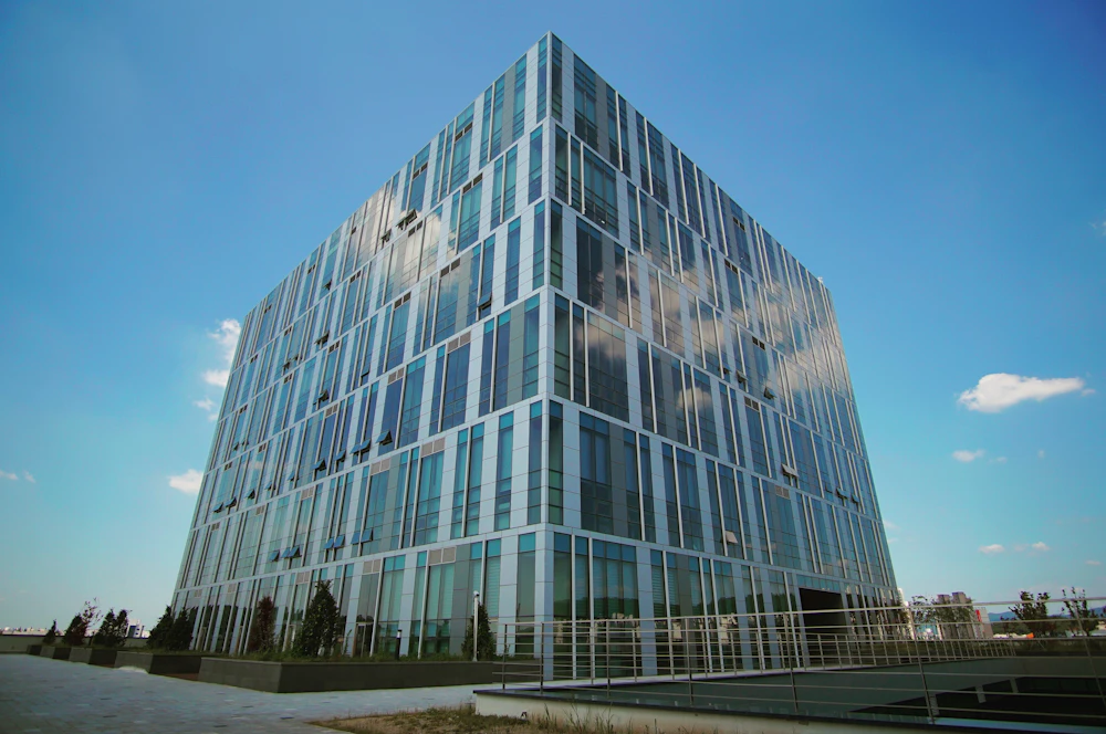 High-altitude glazing and glass skywalk, representative image