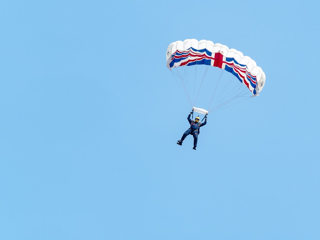 Les dangers du saut en parachute : pourquoi sauter en parachute est-il dangereux ?