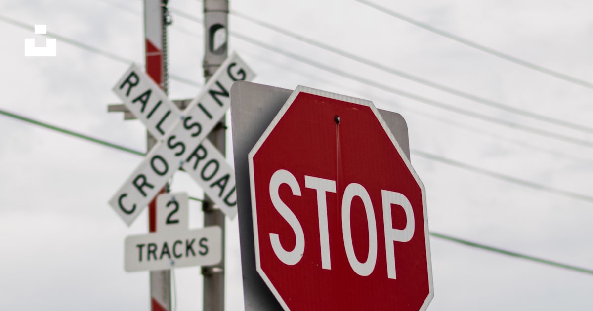 Stop signage near traffic lights photo – Free Sign Image on Unsplash