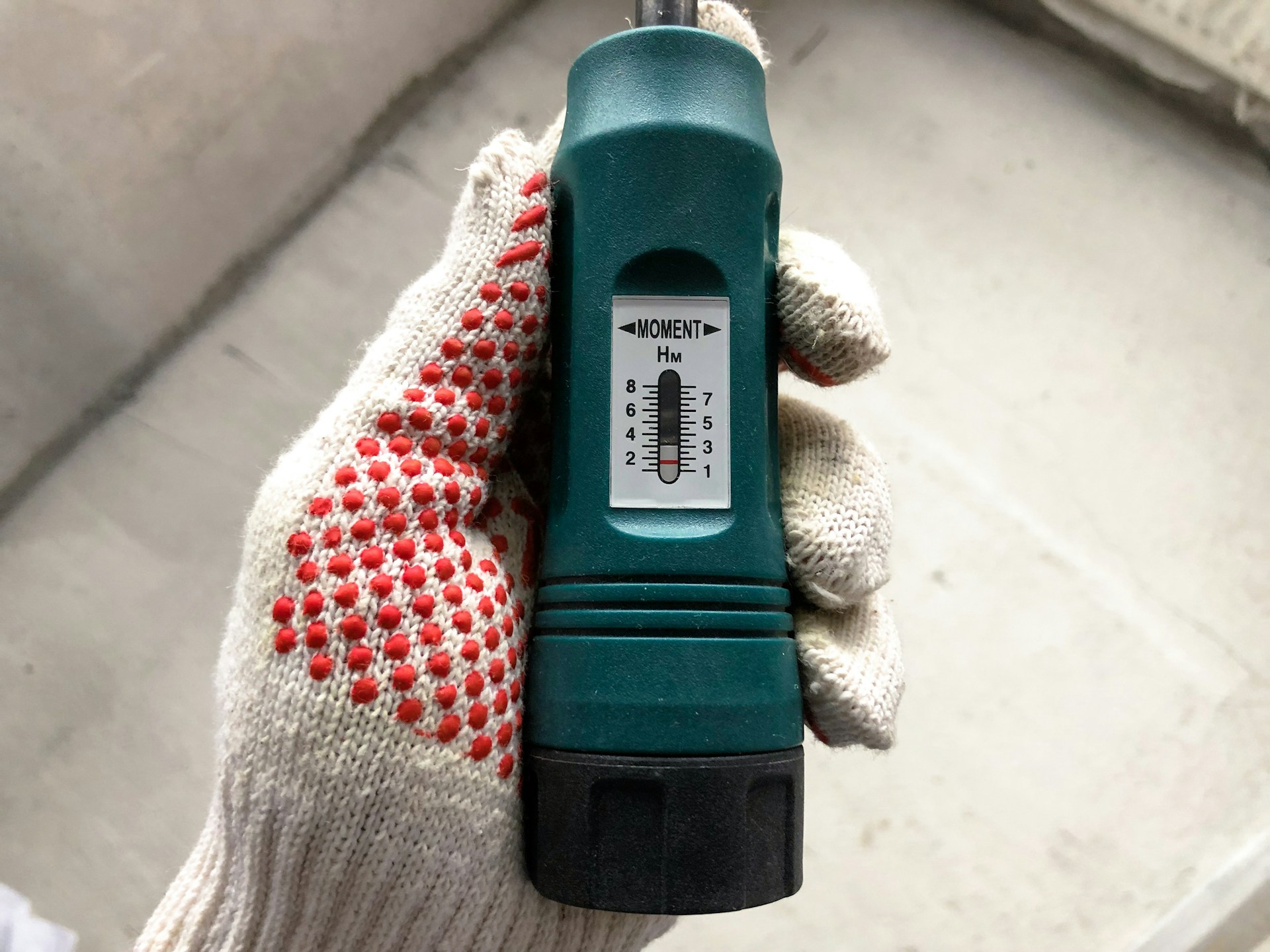 gray computer monitor