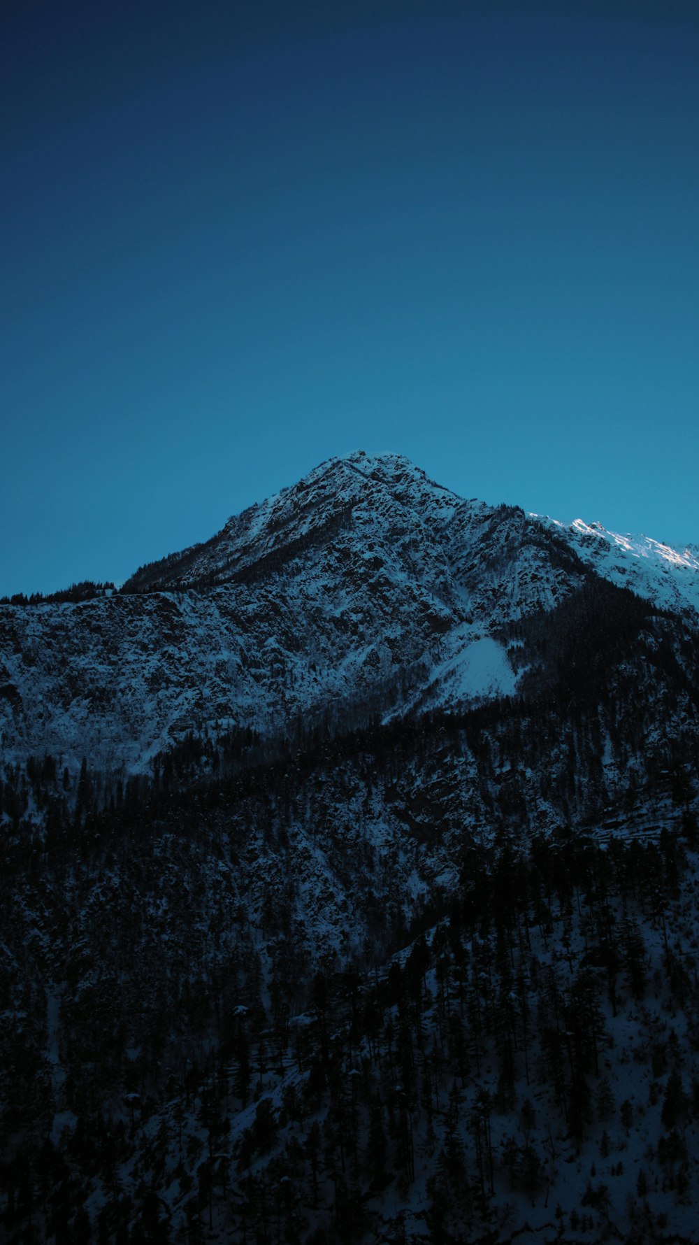 icy mountain scenry