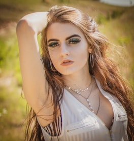 The 13 Signs of an Attractive Woman 
