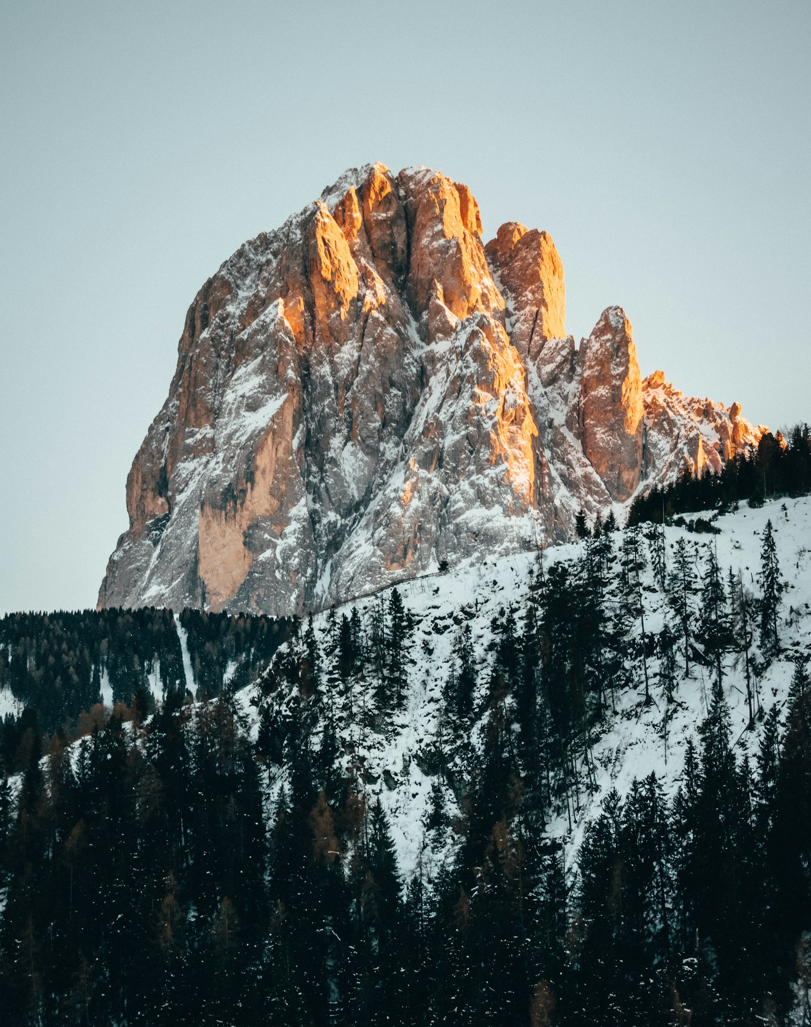 Nikon D5300 + Sigma 18-250mm F3.5-6.3 DC Macro OS HSM sample photo. Mountain under white sky photography