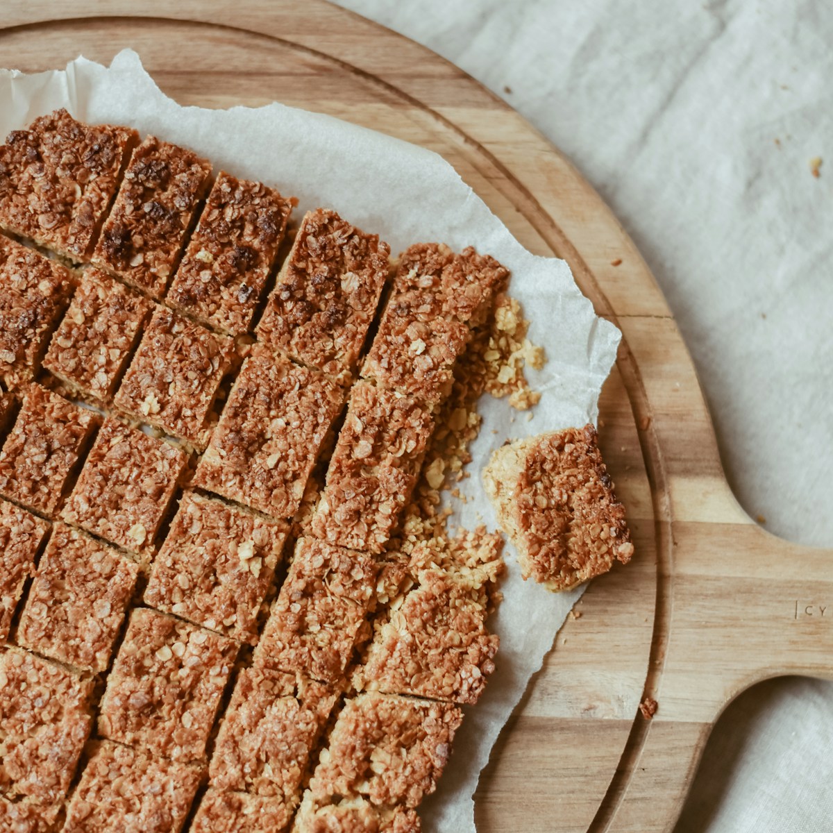 banana and chocolate chip flapjack