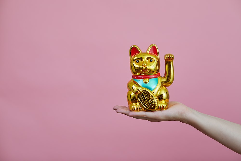 ouro maneki-neko