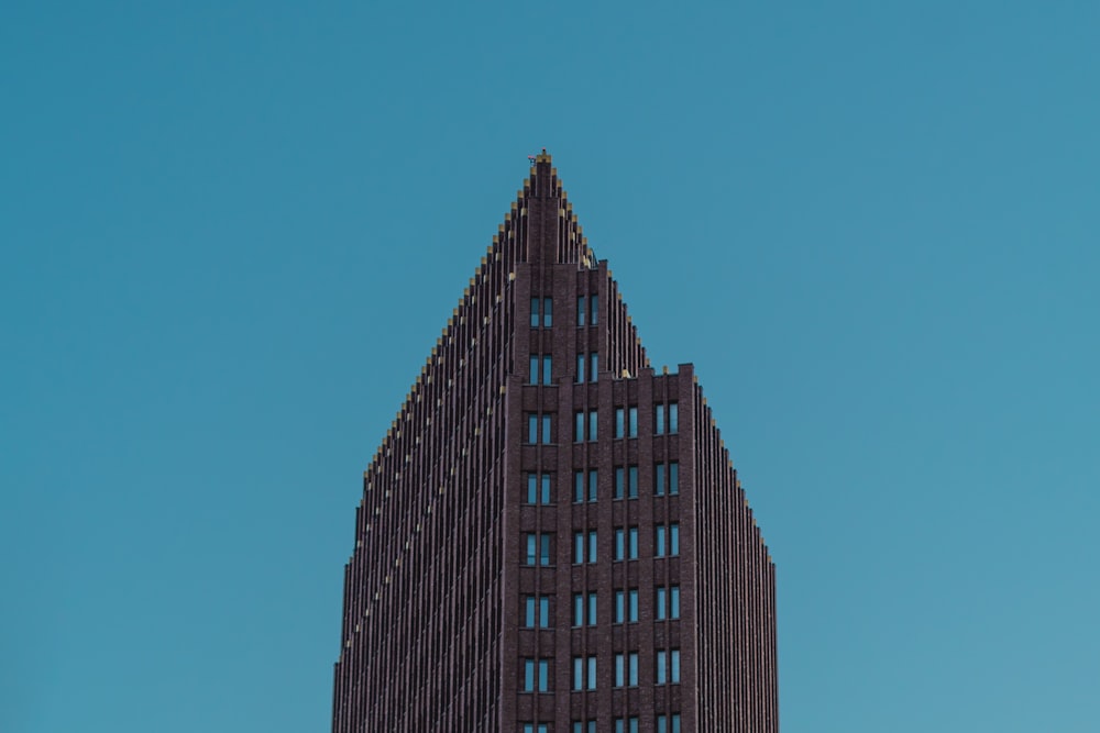 brown high-rise building