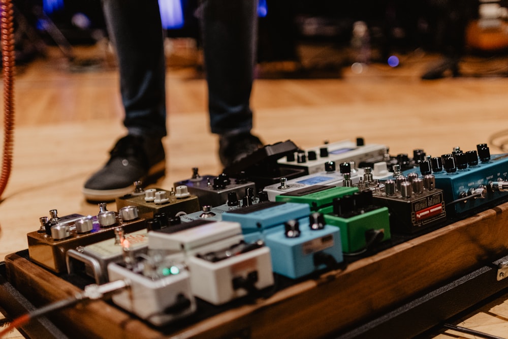 Efectos de guitarra eléctrica de colores variados