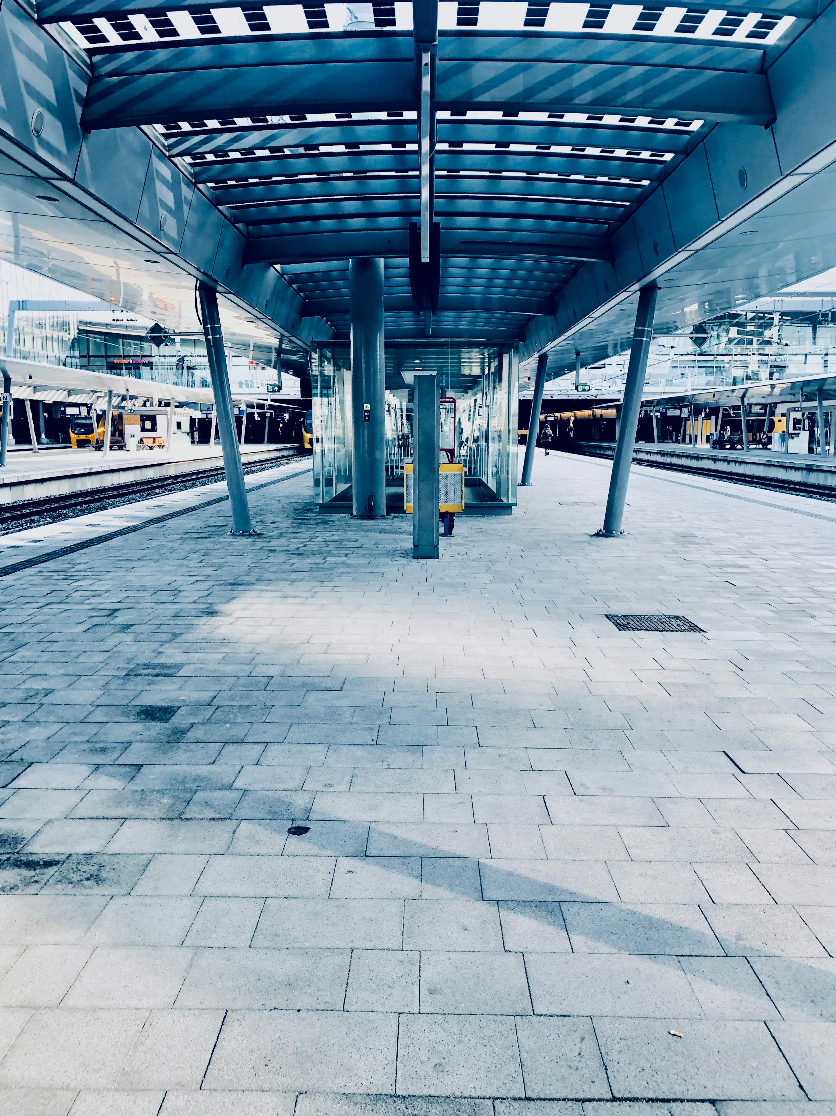 Paris mobilidade — estação ferroviária moderna