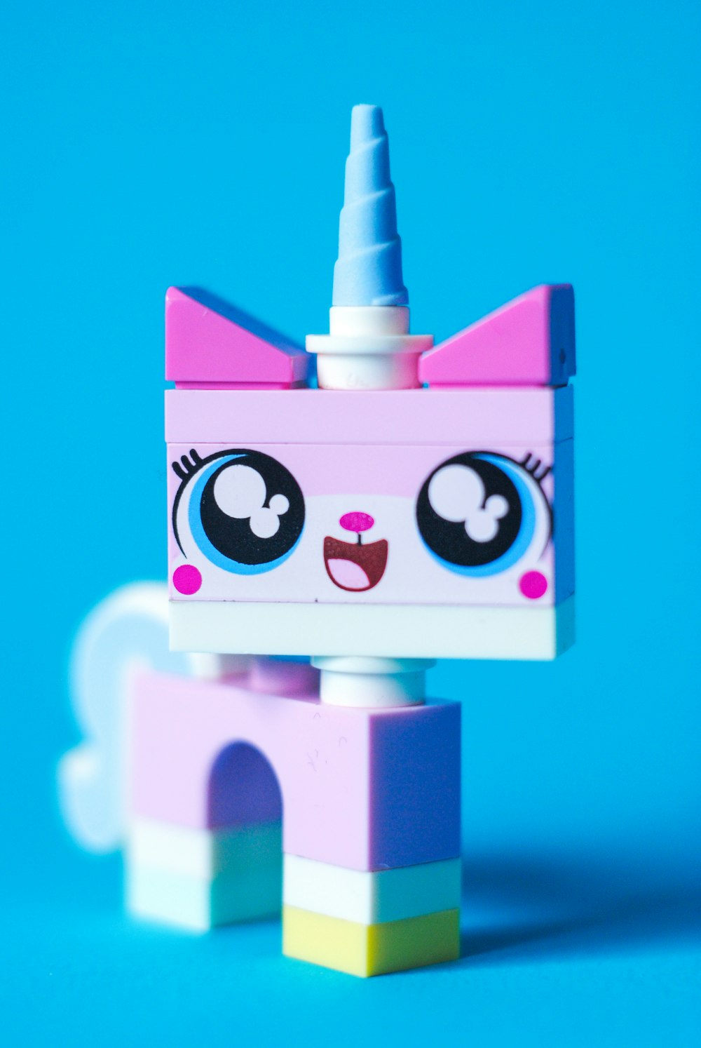 jouet lego licorne rose et blanche