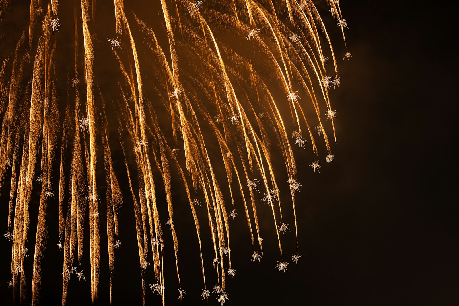 Nikon AF-S Nikkor 70-200mm F2.8G ED VR II sample photo. Fireworks display photography