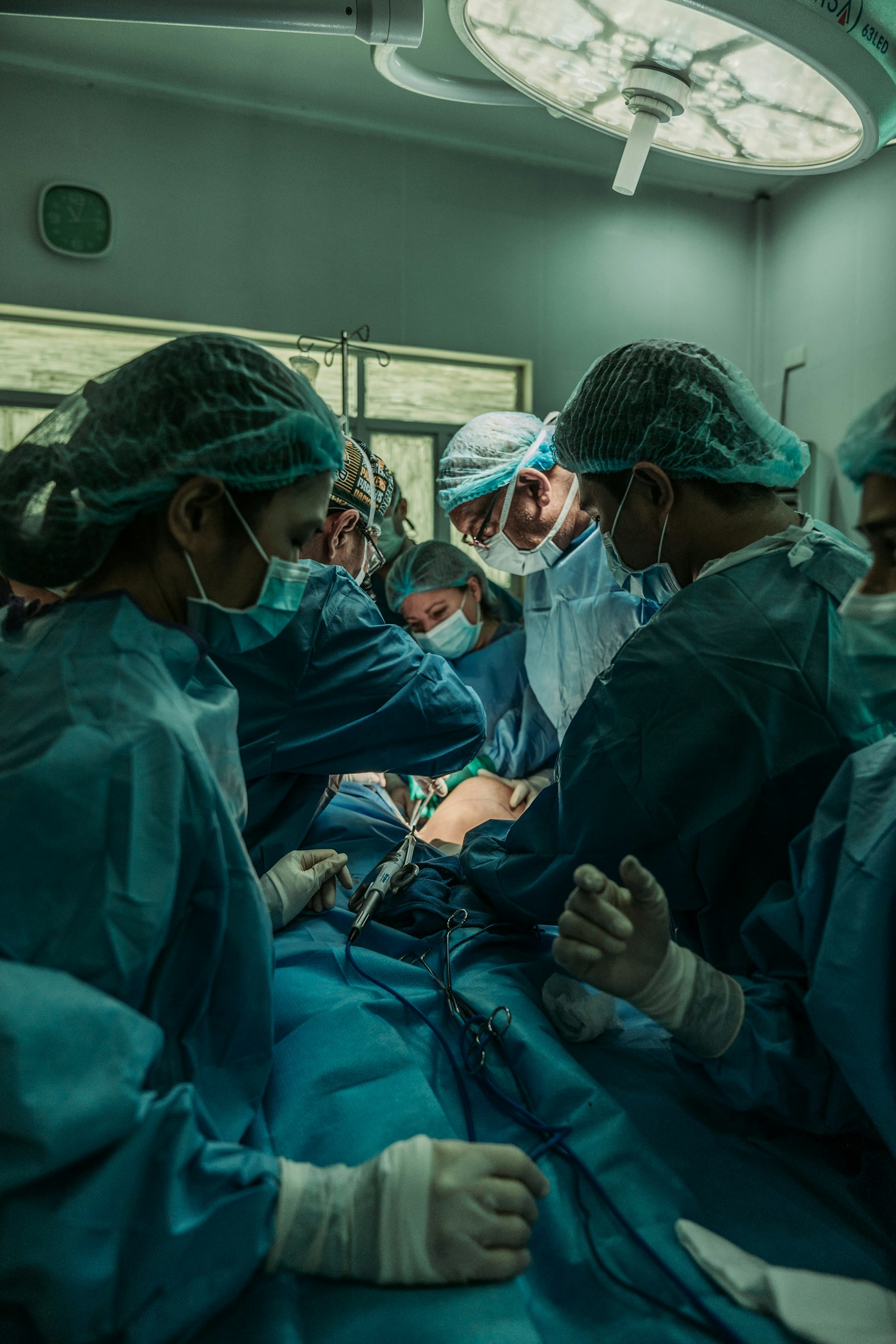 Sony a9 + Sony FE 24-70mm F2.8 GM sample photo. Doctor performing operation photography