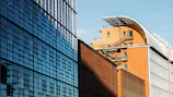 Exterior view of the víarueda center with clean, modern architectural lines.