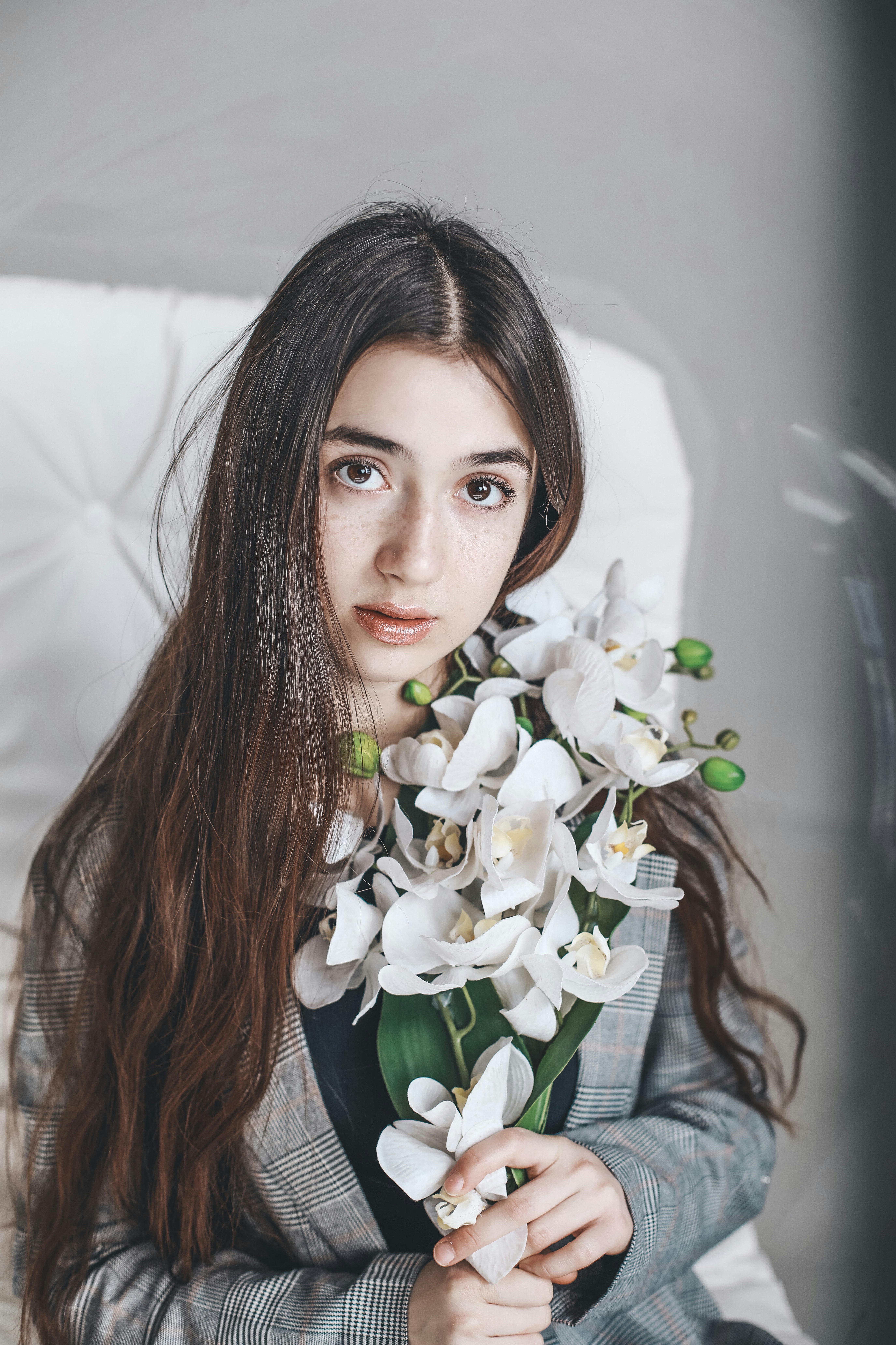 woman holding flowers