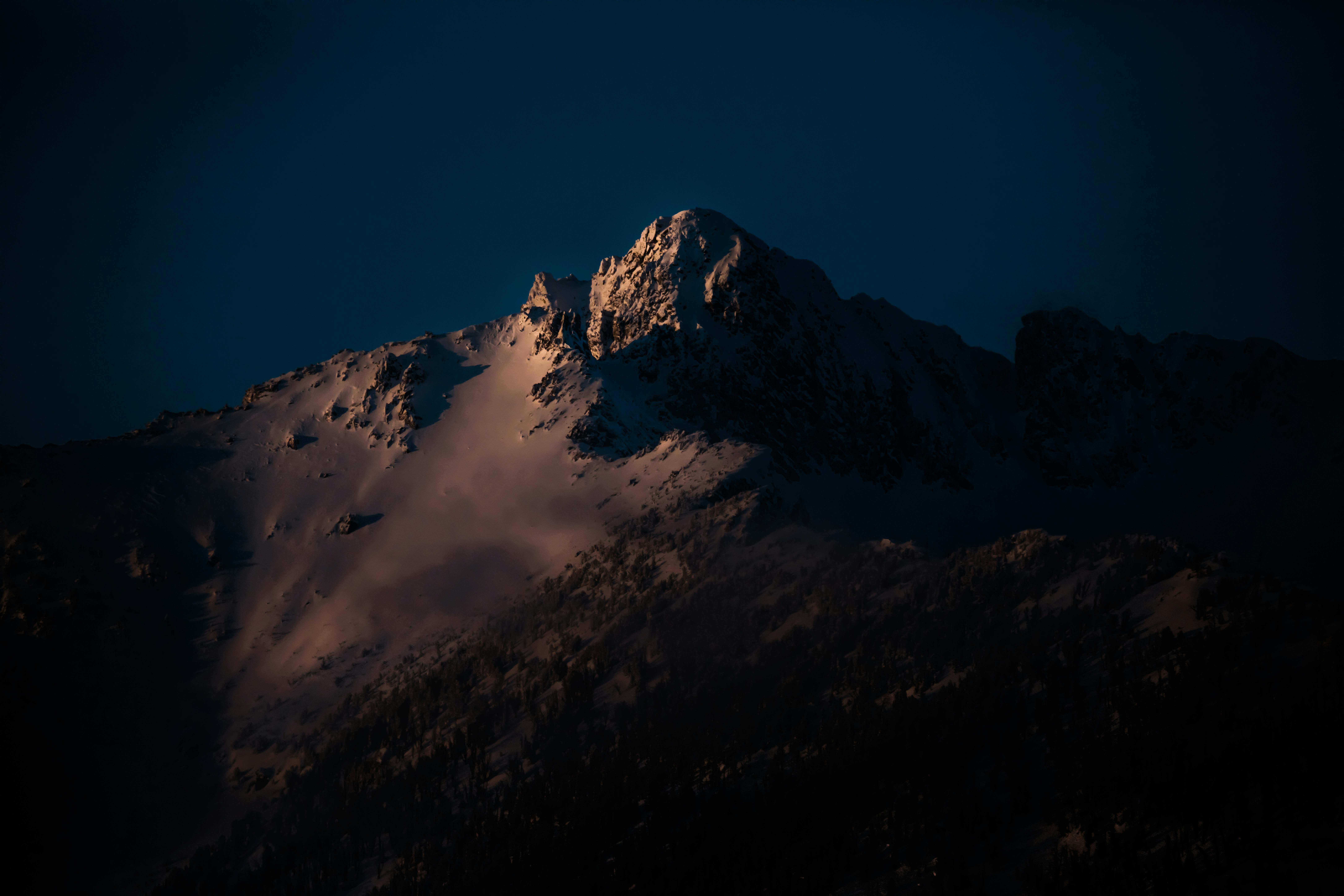 Photo by worldsbetweenlines