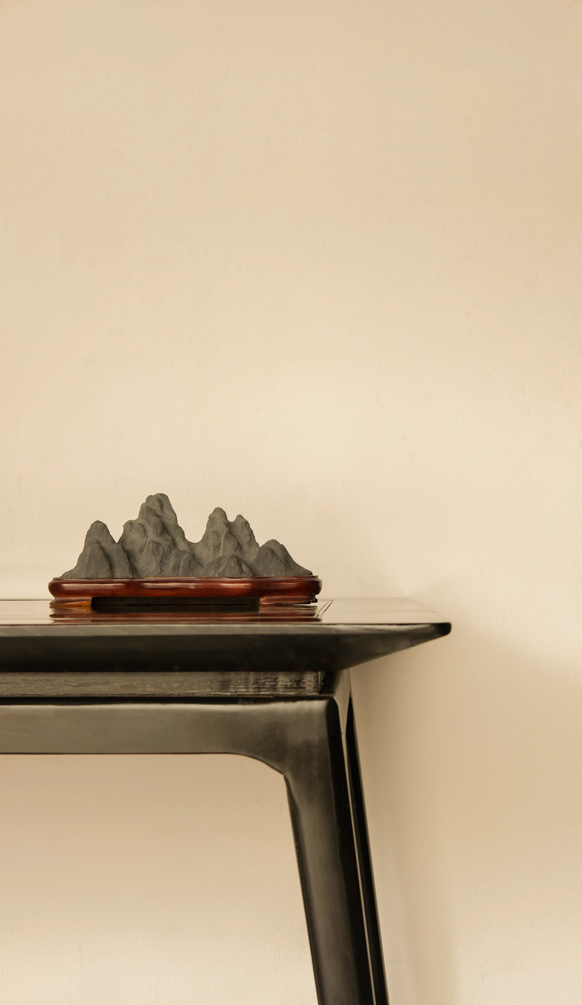 Console Monolithe en marbre Noir Marquina