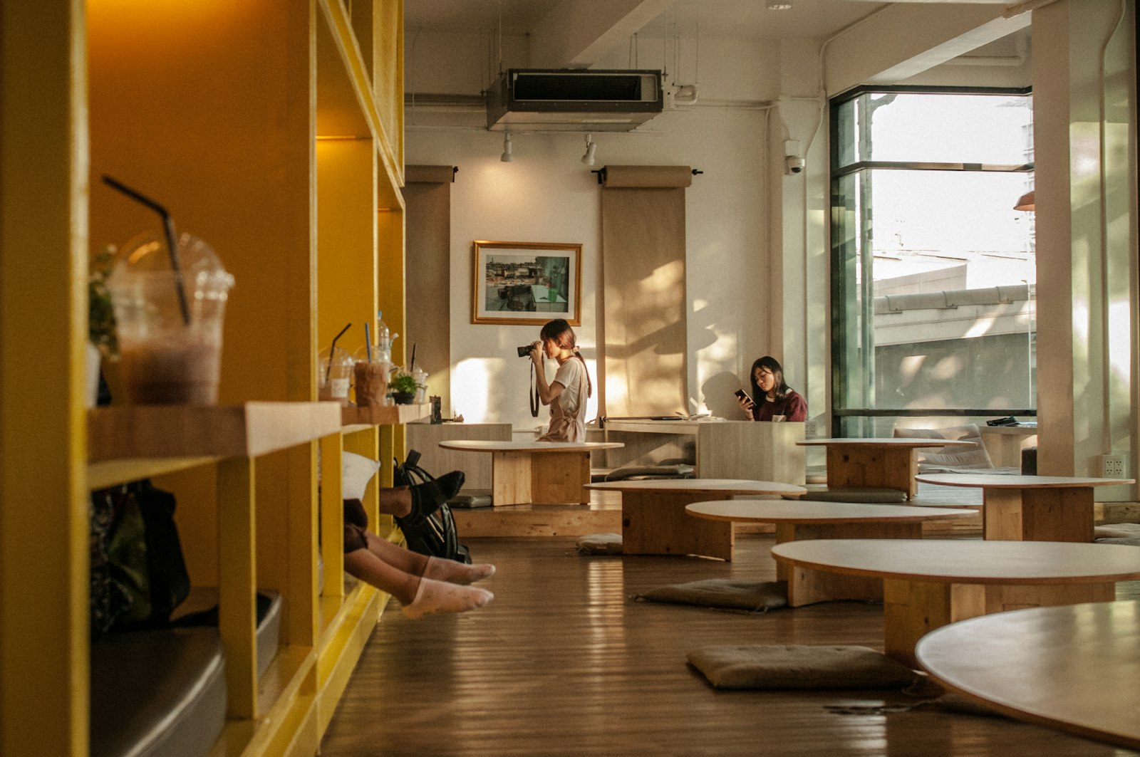 Nikon AF-S Nikkor 28mm F1.8G sample photo. Woman sitting on chair photography