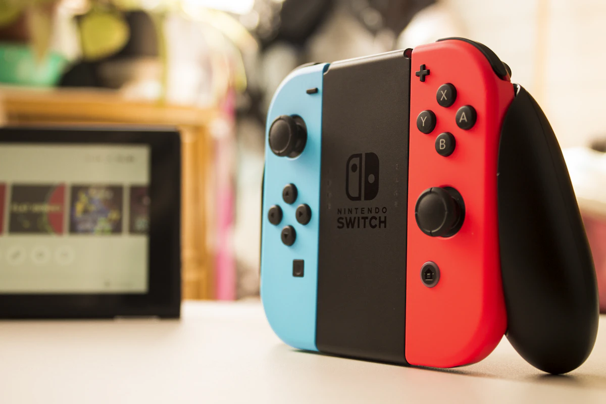 Nintendo Switch-console met Joy-Con-controllers