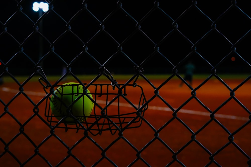 balle de tennis verte