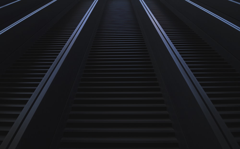 灰色のコンクリート階段