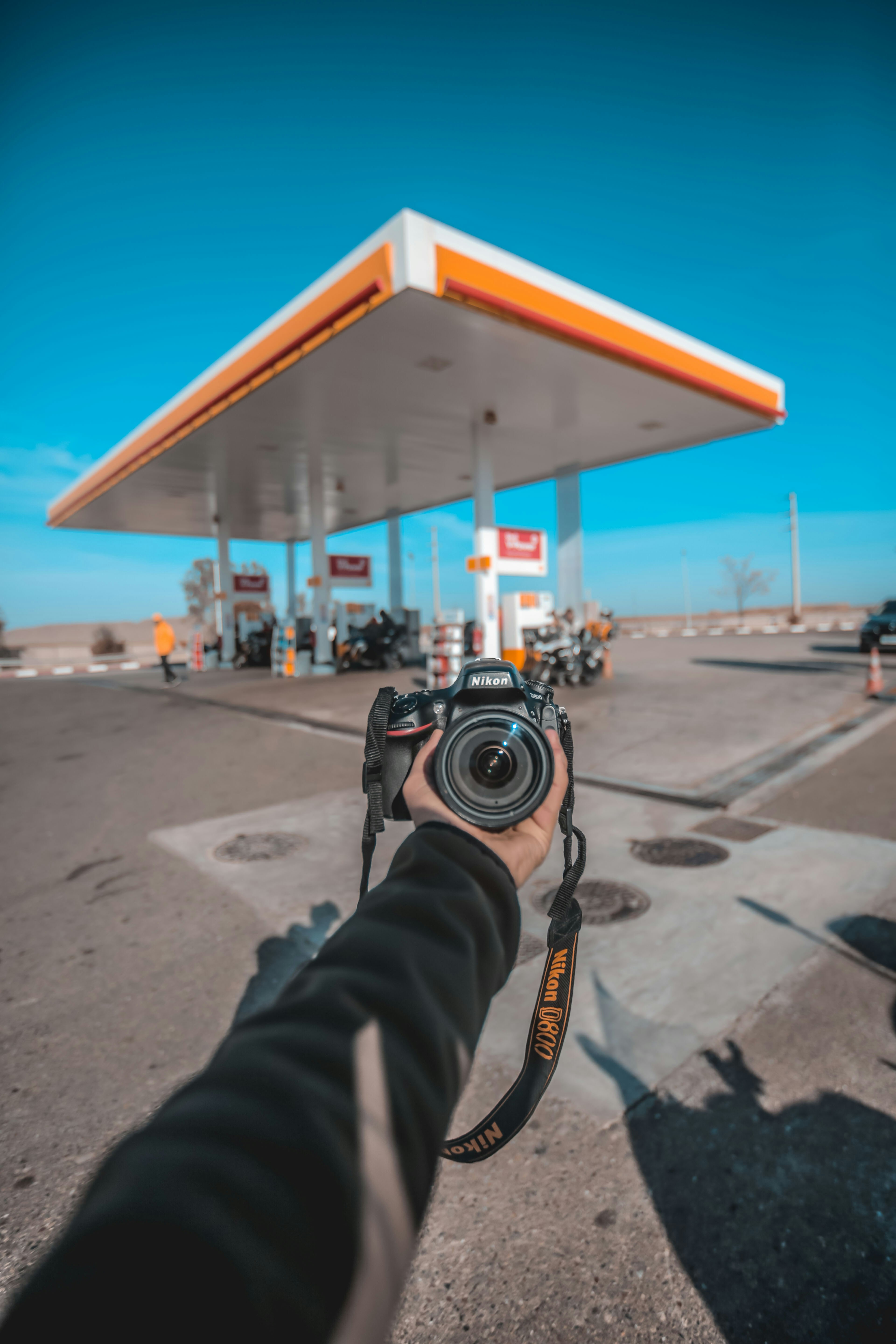 kamera digital Nikkon hitam