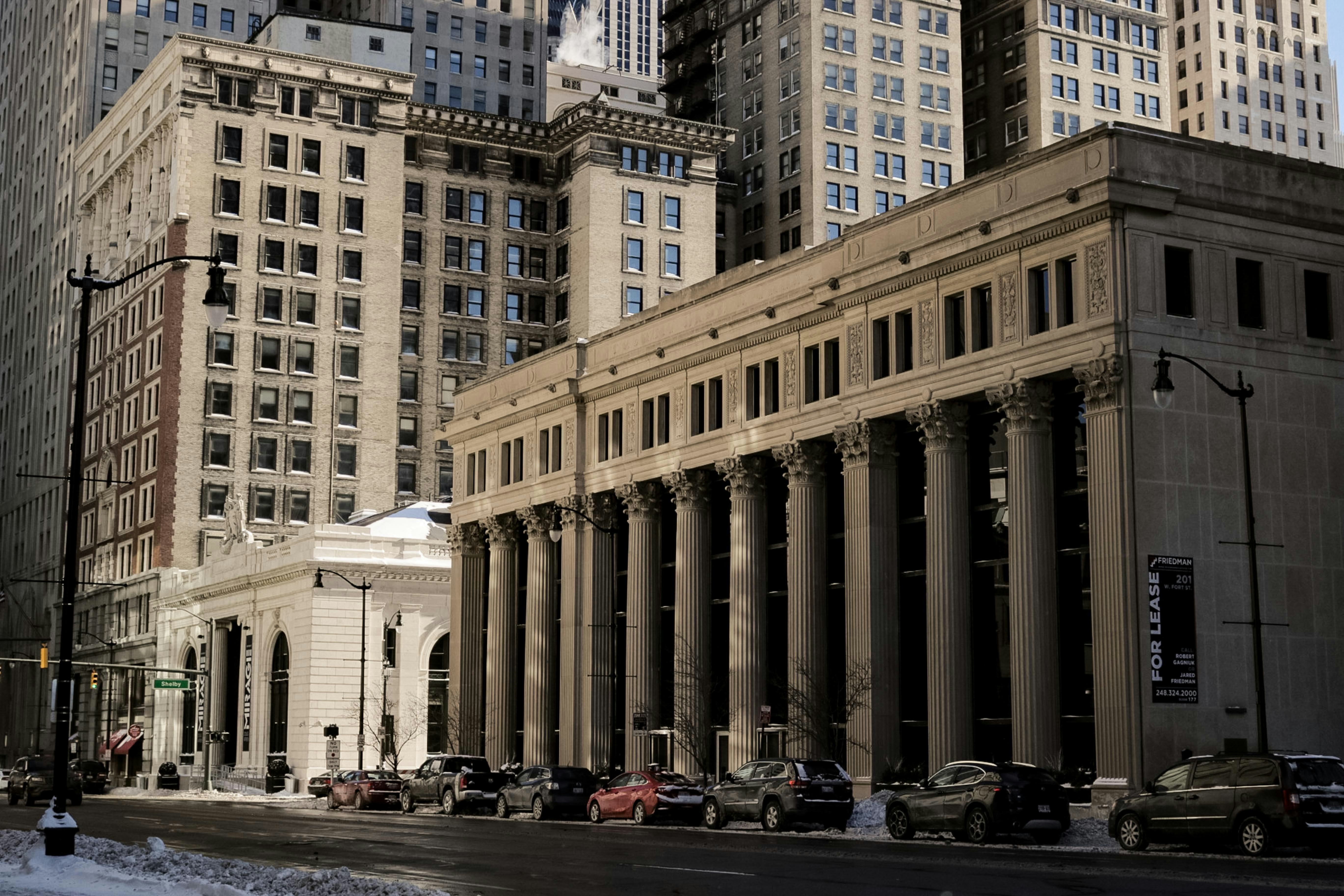 Fed's Waller Signals 'Moderate Pace' for Rate Cuts, Cooling Market Bets